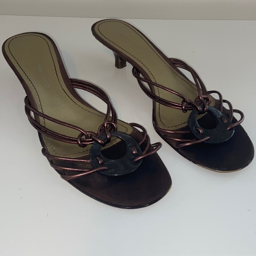 Bandolino Issa Bronze Leather Kitten-heel Sandal